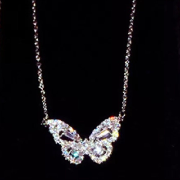NEW Silver Butterfly Encrusted Diamond Necklace - Picture 4 of 4